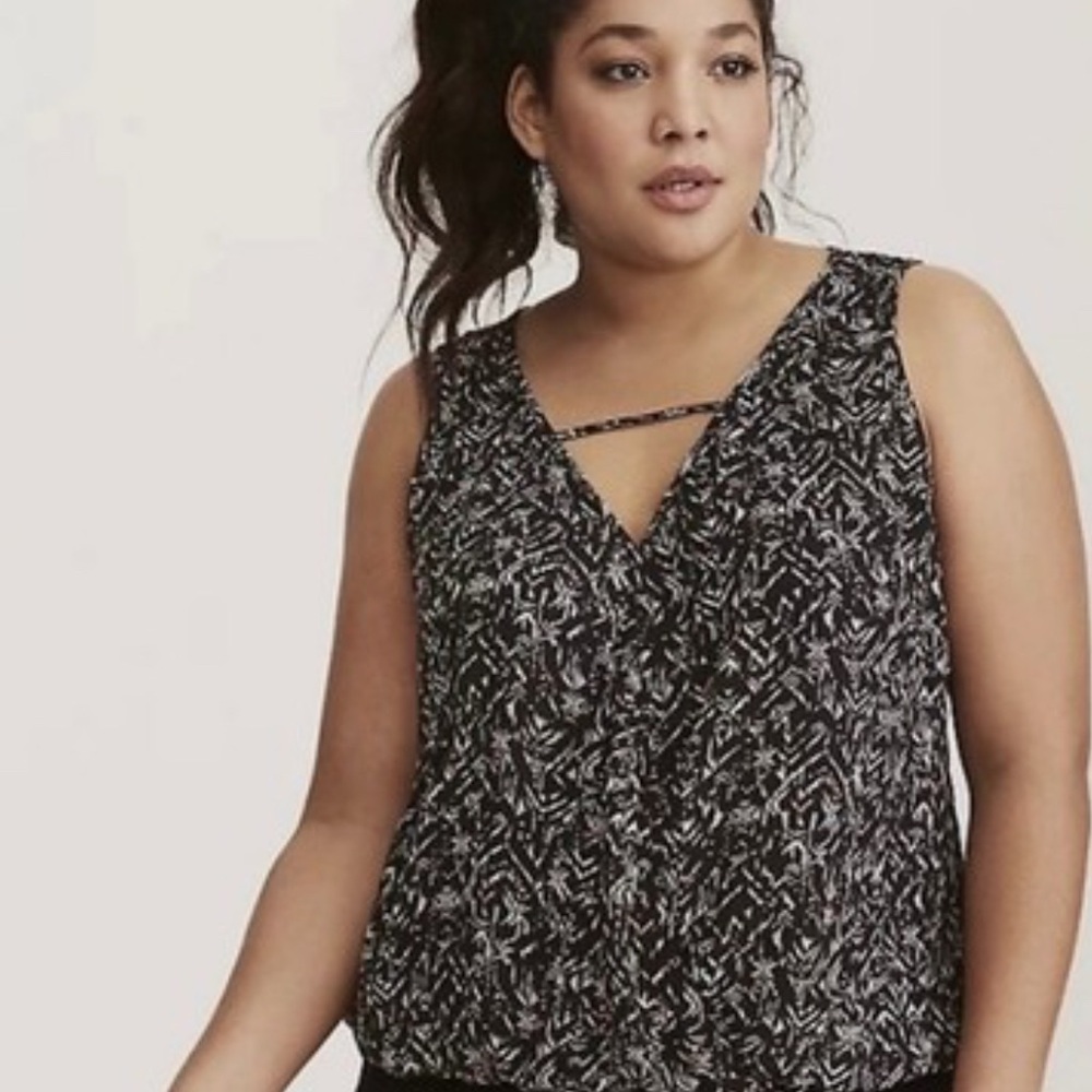 TORRID Women's Sleeveless Black Georgette Surplice Tank Plus Size 2